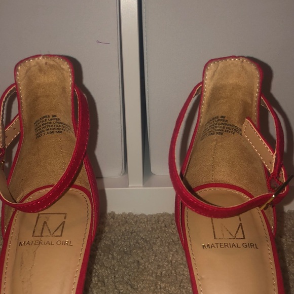 Red stilettos - Picture 2 of 6